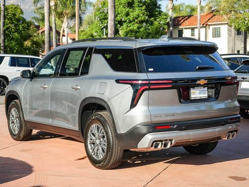 New 2027 Chevrolet Traverse LT w/ Driver Confidence Package FWD image 4