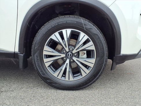 Used 2023 Nissan Rogue SV image 7