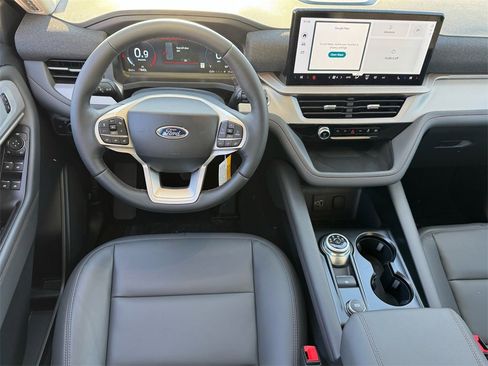New 2026 Ford Explorer Active image 12