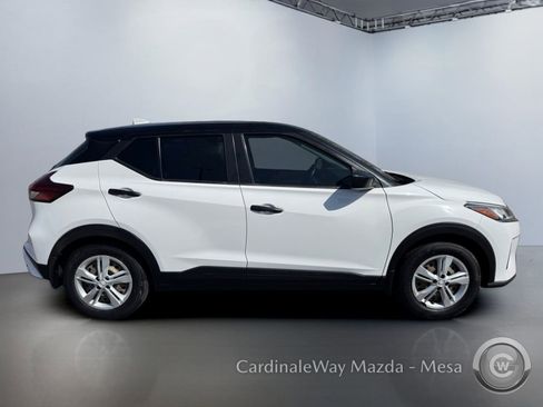 Used 2022 Nissan Kicks S FWD image 3