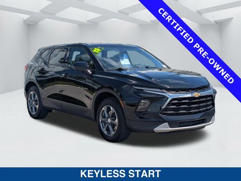 Used 2025 Chevrolet Blazer LT FWD image 3