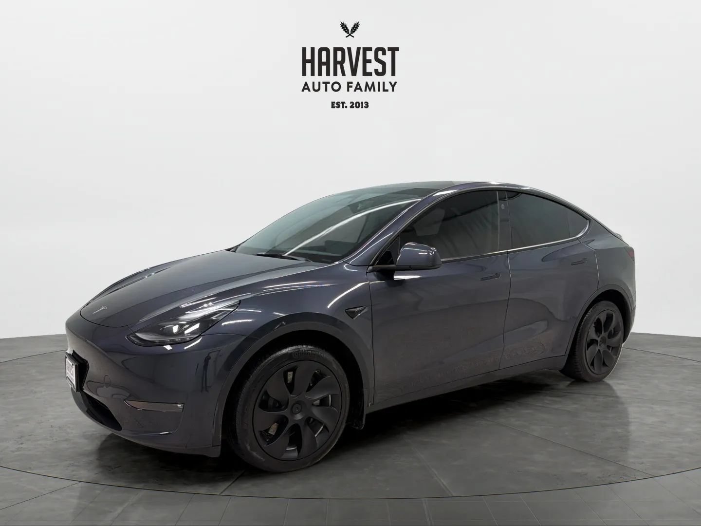 Used 2024 Tesla Model Y Long Range AWD/4WD image 1