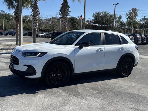 Certified 2025 Honda HR-V Sport image 12