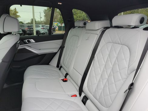 New 2026 BMW X5 xDrive40i w/ Climate Comfort Package image 8