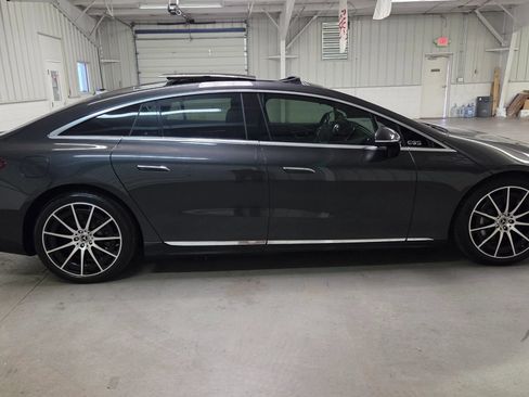 Used 2022 Mercedes-Benz EQS 450+ Sedan image 9