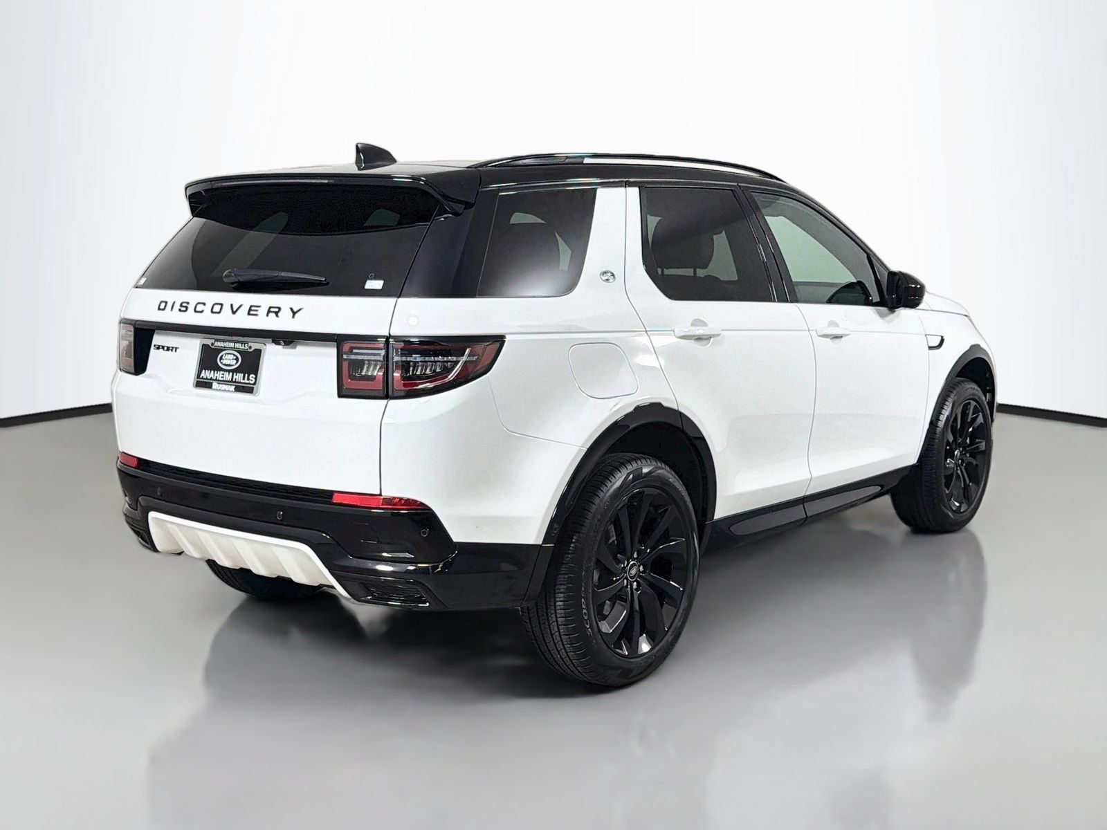 Certified 2025 Land Rover Discovery Sport Dynamic SE AWD/4WD image 5