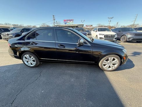 Used 2009 Mercedes-Benz C 300 Sedan image 2