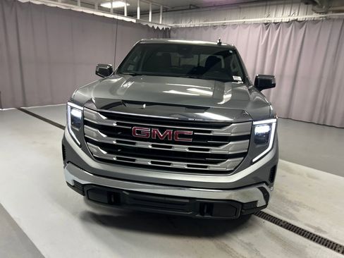 Used 2023 GMC Sierra 1500 SLE w/ Preferred Package image 2