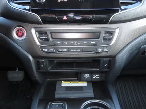 Certified 2022 Honda Passport TrailSport image 21