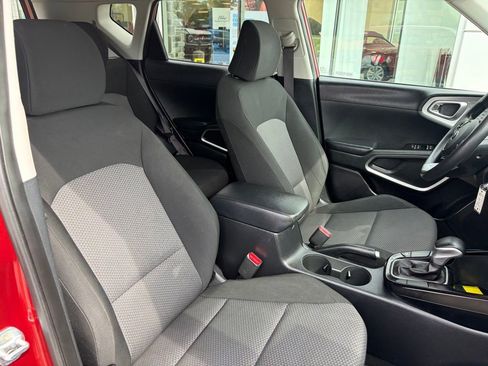 Used 2020 Kia Soul LX FWD image 24