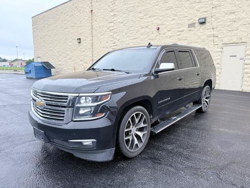 Used 2018 Chevrolet Suburban Premier AWD/4WD image 1