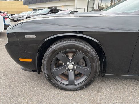 Used 2013 Dodge Challenger SXT w/ Sound Group image 10
