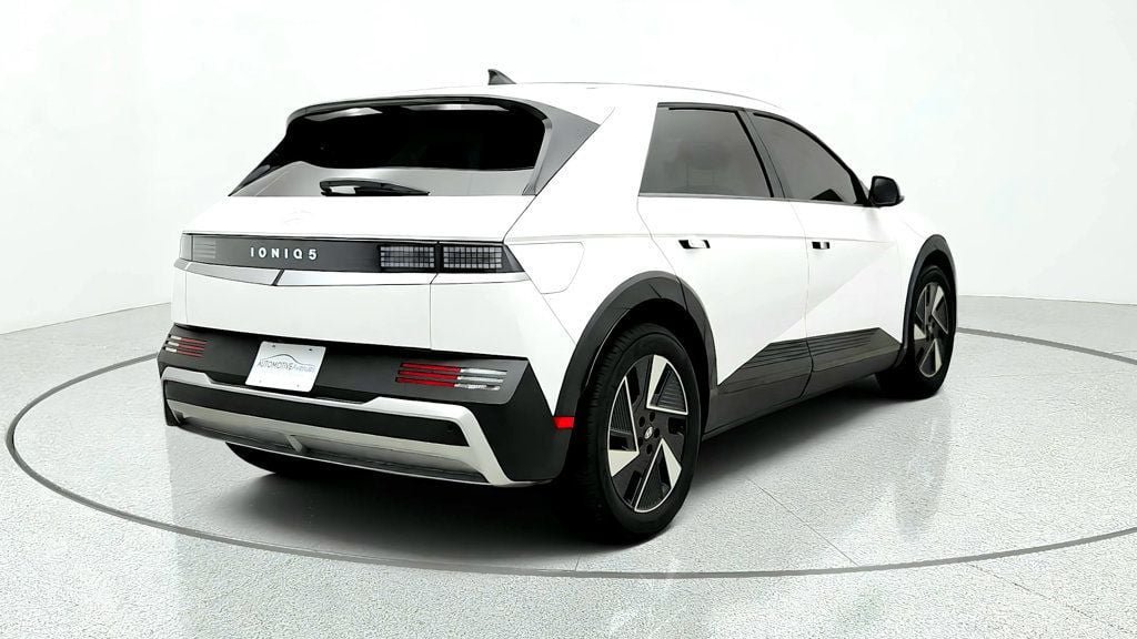 Used 2026 Hyundai Ioniq 5 SE RWD image 5