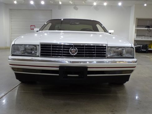 Used 1991 Cadillac Allante FWD image 24