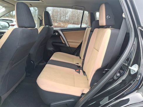 Used 2018 Toyota RAV4 XLE image 12