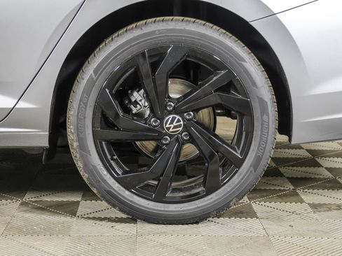 Used 2026 Volkswagen Jetta SE FWD image 18