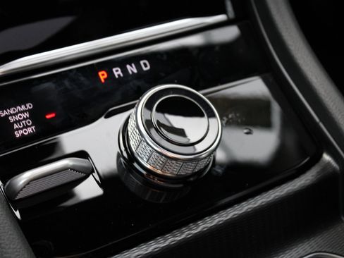 New 2025 Jeep Grand Cherokee Limited w/ Trailer Tow Package image 19