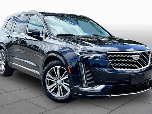 Used 2021 Cadillac XT6 Premium Luxury FWD image 3