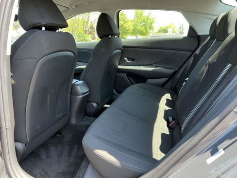 Used 2023 Hyundai Elantra SEL FWD image 4