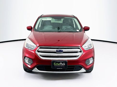 Used 2019 Ford Escape SE image 2