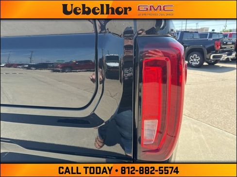 Used 2024 GMC Sierra 1500 AT4 w/ Technology Package image 9