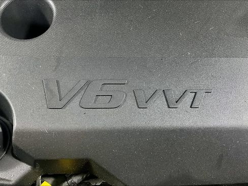 Used 2024 Buick Enclave Premium AWD/4WD image 31