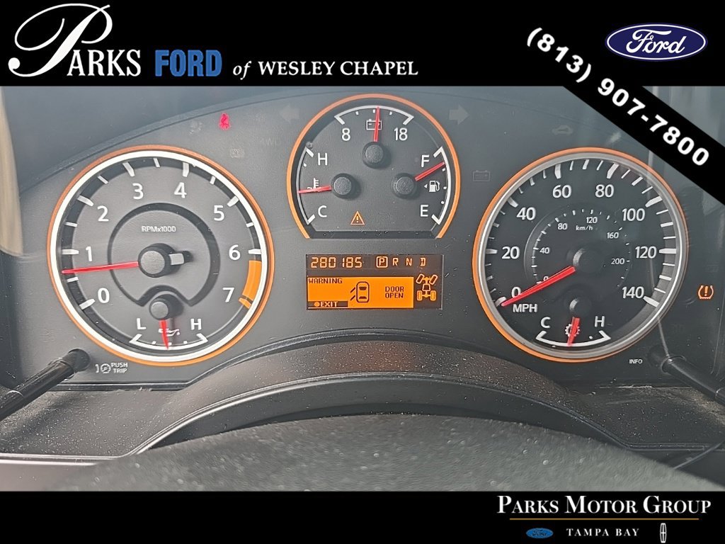 Used 2011 Nissan Titan SV w/ SV Premium Utility Pkg AWD/4WD image 4