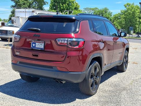 Used 2021 Jeep Compass Latitude w/ Sun and Sound Group AWD/4WD image 11
