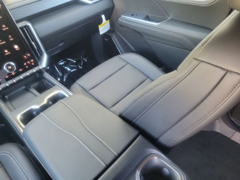 New 2026 GMC Acadia Elevation FWD image 13