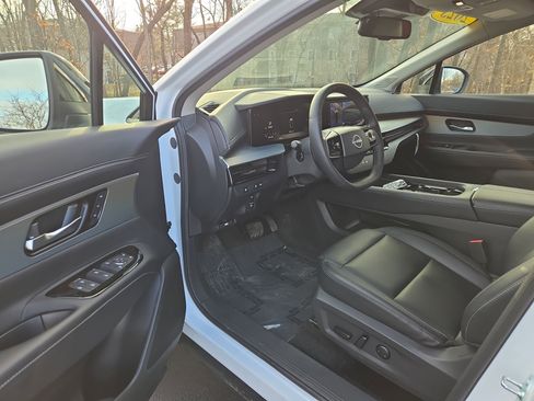 Certified 2025 Nissan Murano SL image 13