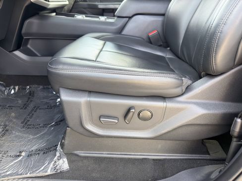 Used 2024 Ford Expedition XLT AWD/4WD image 27