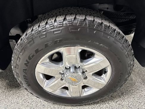 Used 2022 Chevrolet Silverado 2500 LTZ w/ Z71 Chrome Sport Edition AWD/4WD image 19