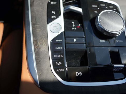 New 2026 BMW X5 xDrive50e w/ M Sport Package image 25