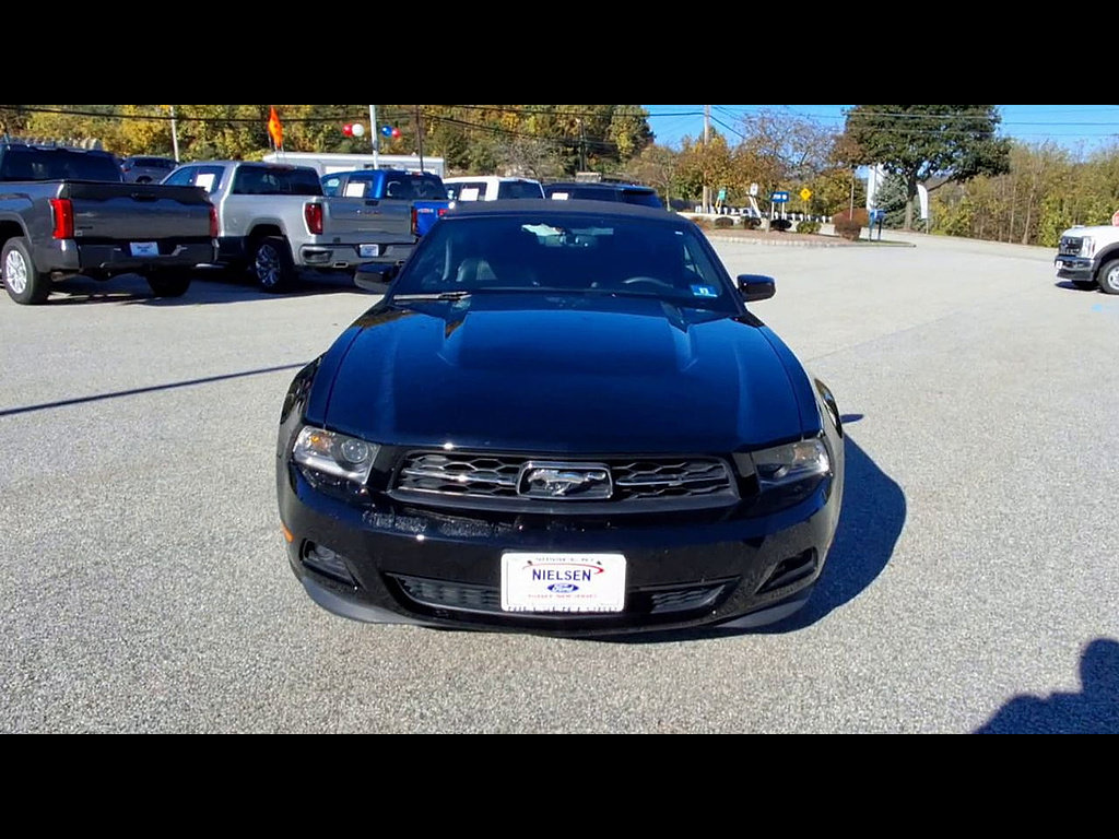Used 2012 Ford Mustang Premium RWD image 3