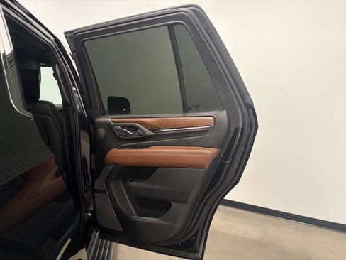 Used 2023 GMC Yukon Denali Ultimate AWD/4WD image 47