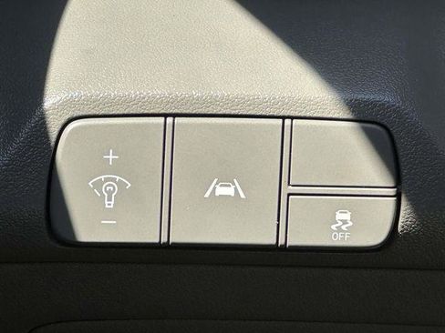 Used 2023 Hyundai Elantra SEL FWD image 30