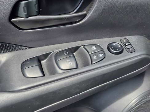 Used 2024 Nissan Kicks S image 15