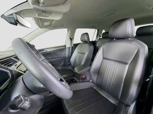 Used 2024 Volkswagen Tiguan SE FWD image 13