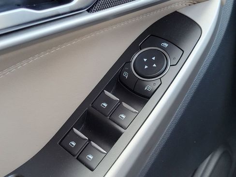 Certified 2022 Ford Explorer XLT image 26