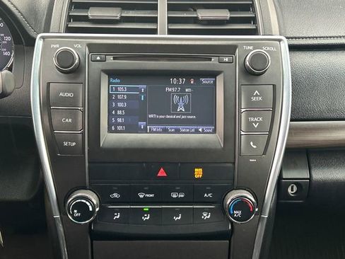 Used 2016 Toyota Camry LE image 19