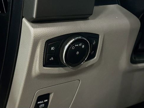 Used 2018 Ford F150 XLT image 12