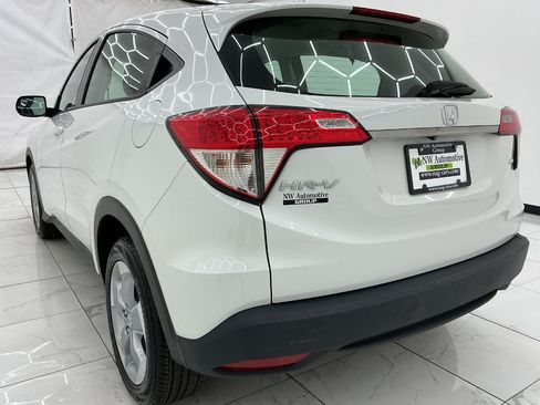 Used 2020 Honda HR-V LX image 9