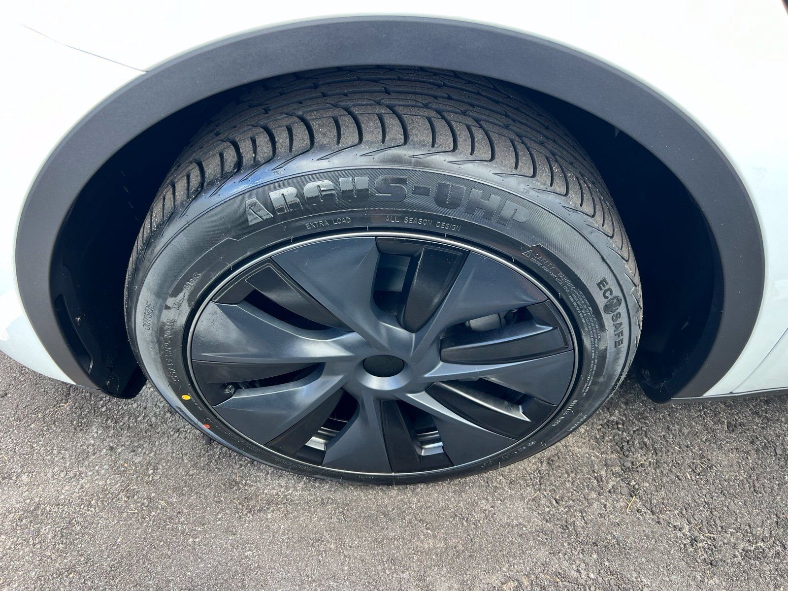 Used 2025 Tesla Model Y Long Range RWD image 15