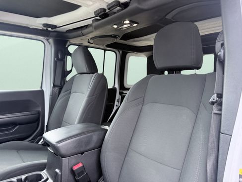 Used 2021 Jeep Wrangler Unlimited Sport image 28