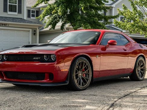 Used 2016 Dodge Challenger SRT Hellcat RWD image 12