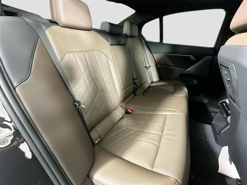 New 2026 BMW 530i xDrive w/ Premium Package AWD/4WD image 28
