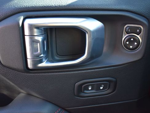 Used 2021 Jeep Wrangler Unlimited Rubicon AWD/4WD image 15