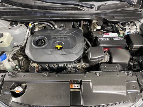 Used 2015 Hyundai Tucson GLS w/ Option Group 02 FWD image 9