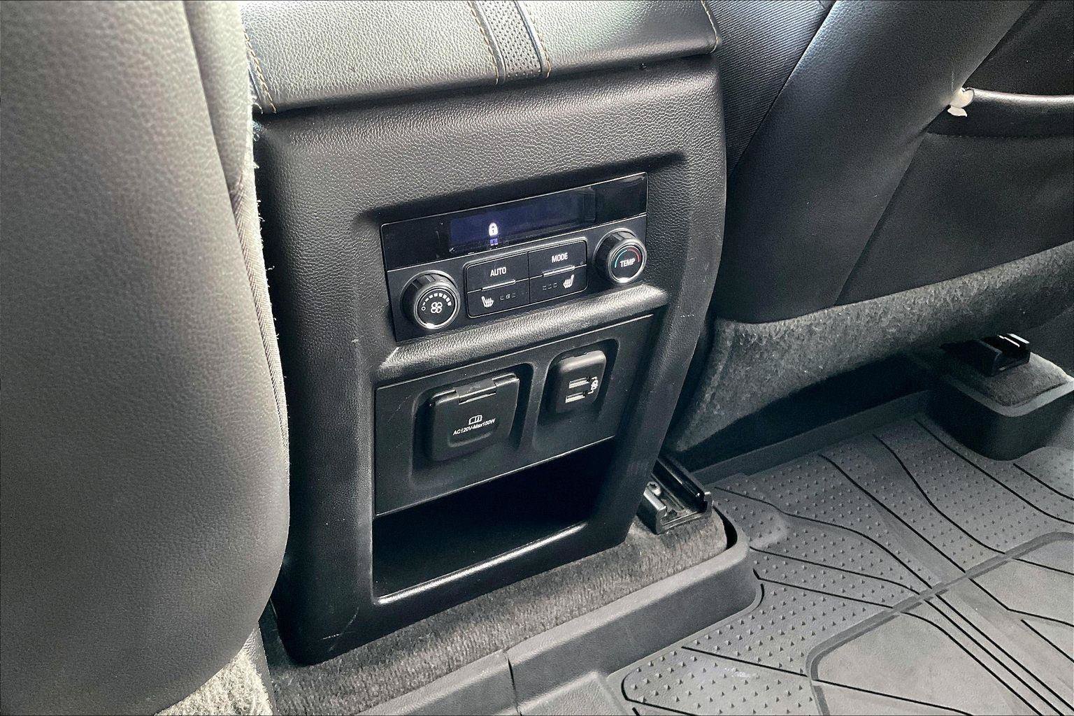 Used 2020 Chevrolet Traverse Premier FWD image 33