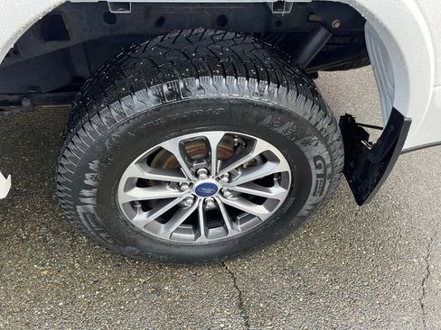 Used 2018 Ford F150 Lariat w/ Equipment Group 502A Luxury image 13